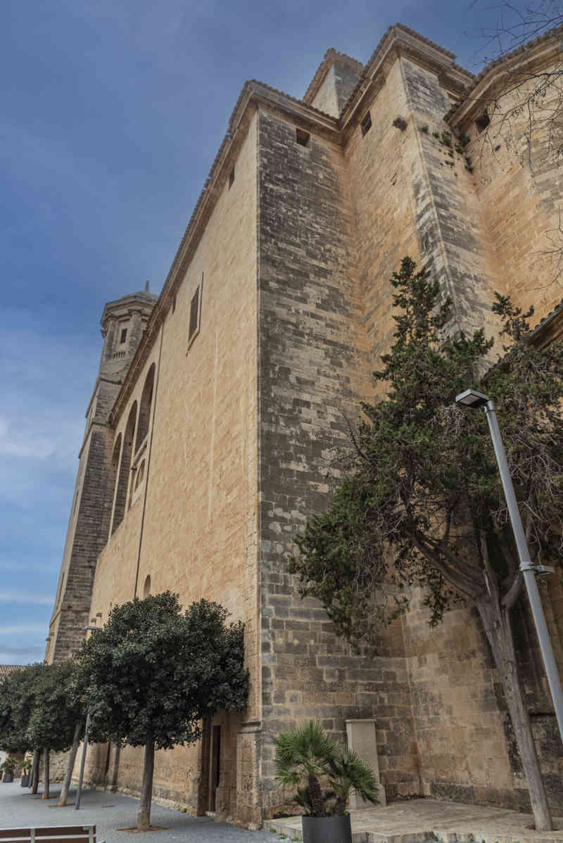 Mallorca - Llucmajor 03 - parroquia de Sant Miquel.jpg